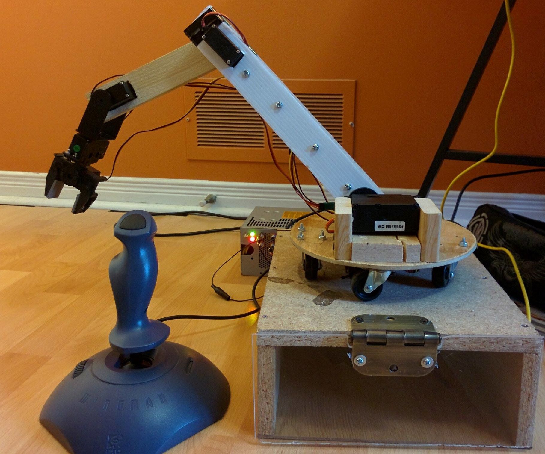 Easy to Build and Programmable Robotic Arm