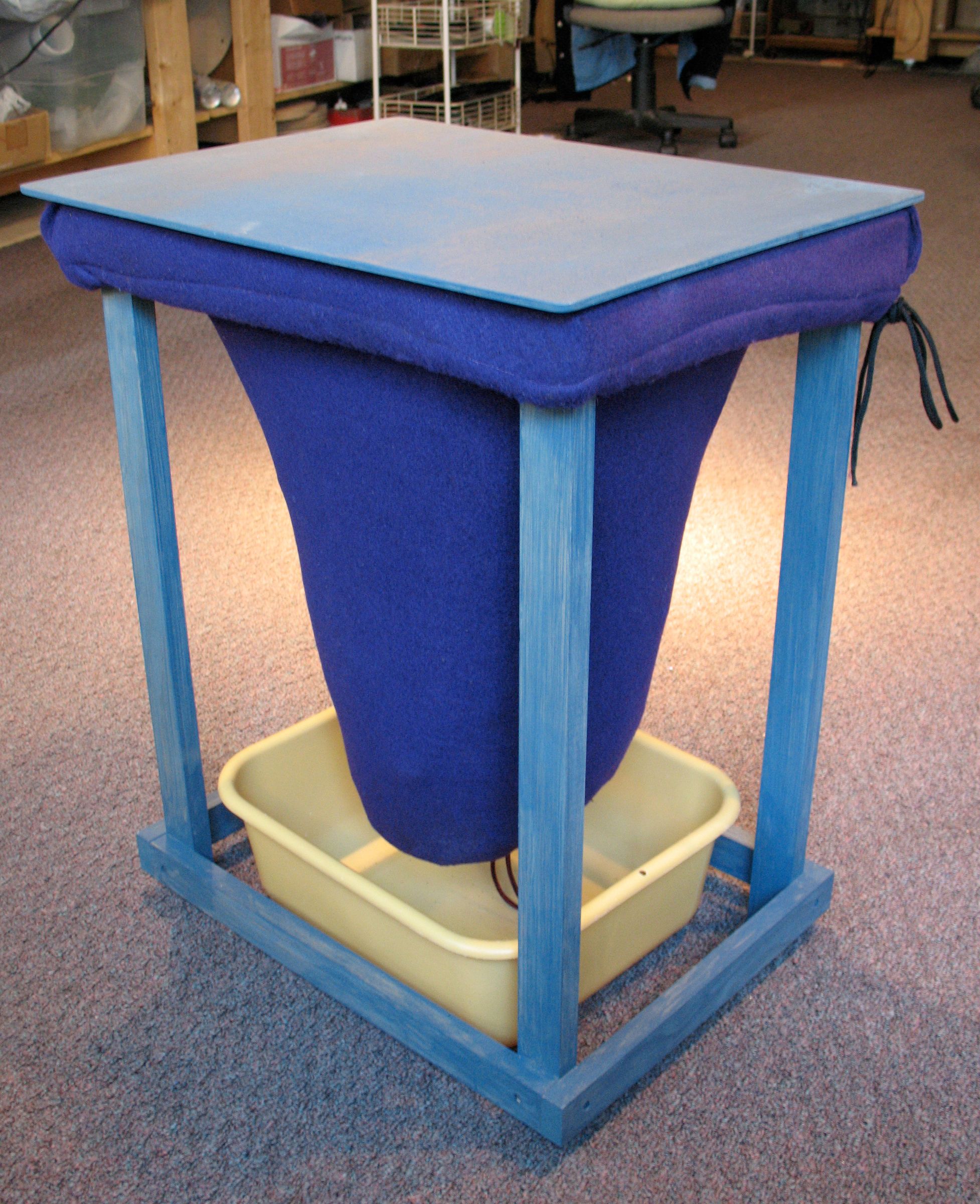 Worm Bin Bag for Indoor Vermicomposting and Easy Separation of Worms From Compost