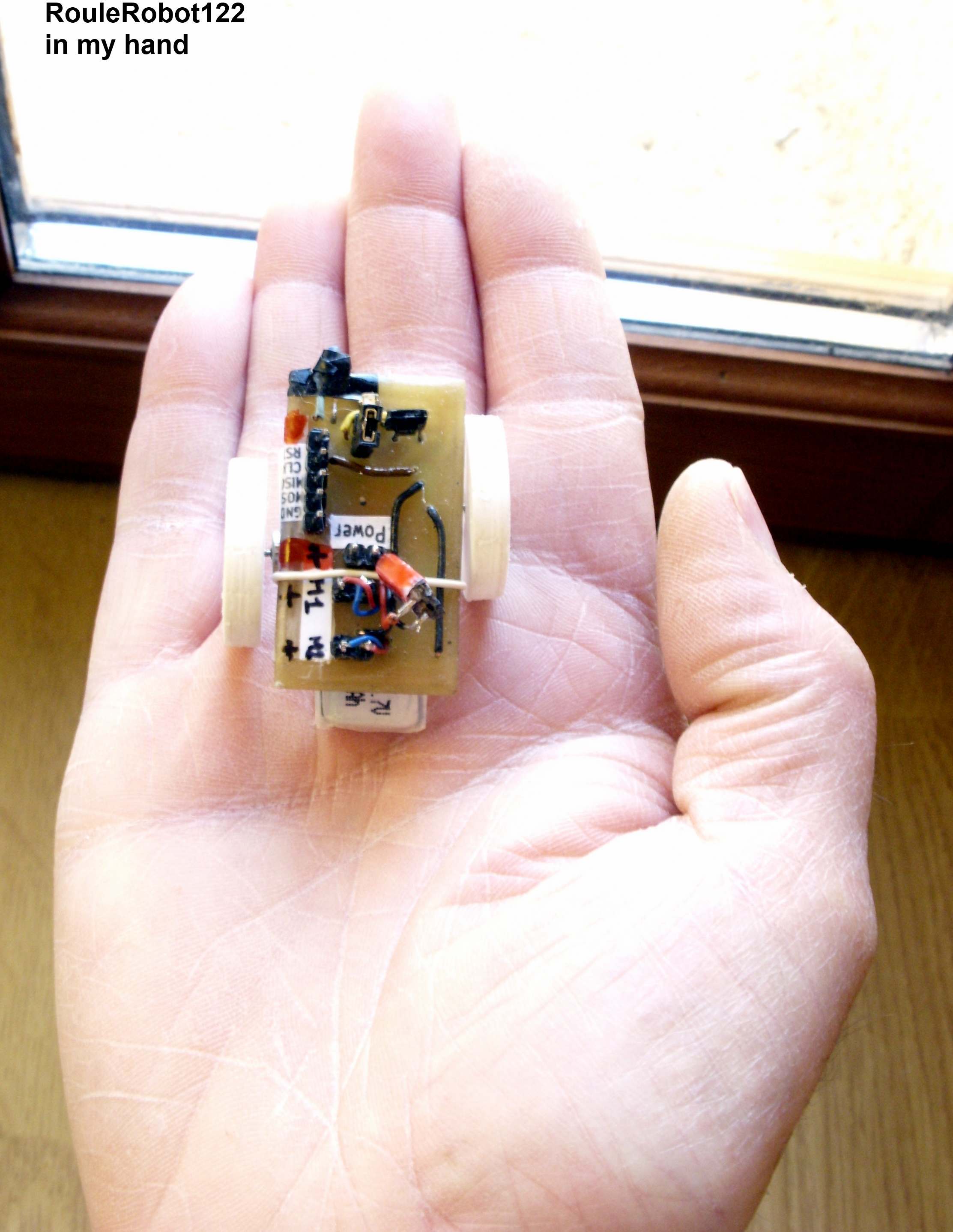 Mini 2-wheel Robot With IR Sensor Weight 14gr and ATTiny13 Soic