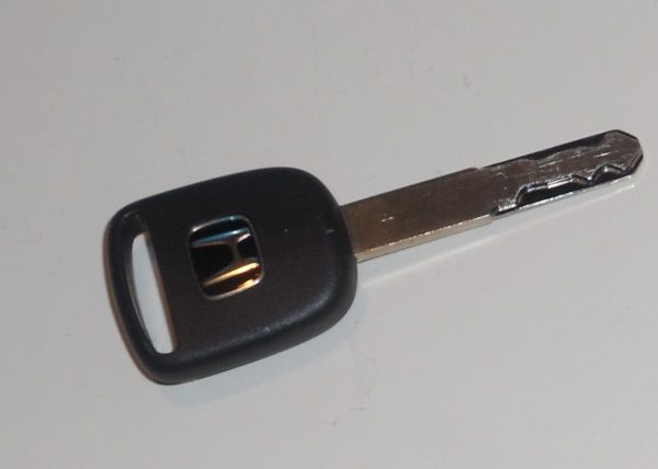 USB Flash Drive in Car Key Shell