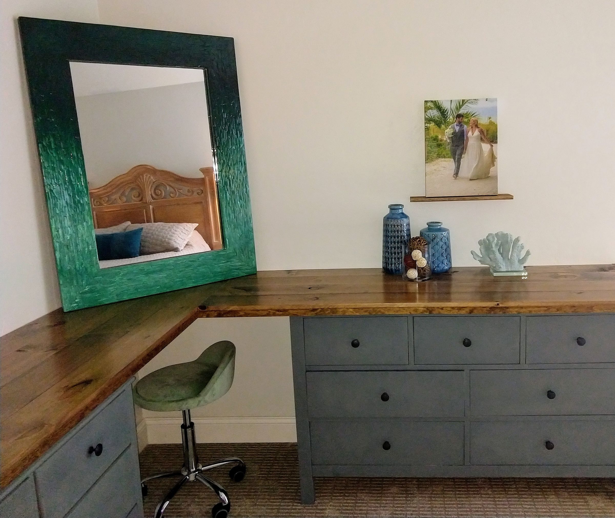 Dresser Flip to Makeup Corner Table 4 Steps (with Pictures