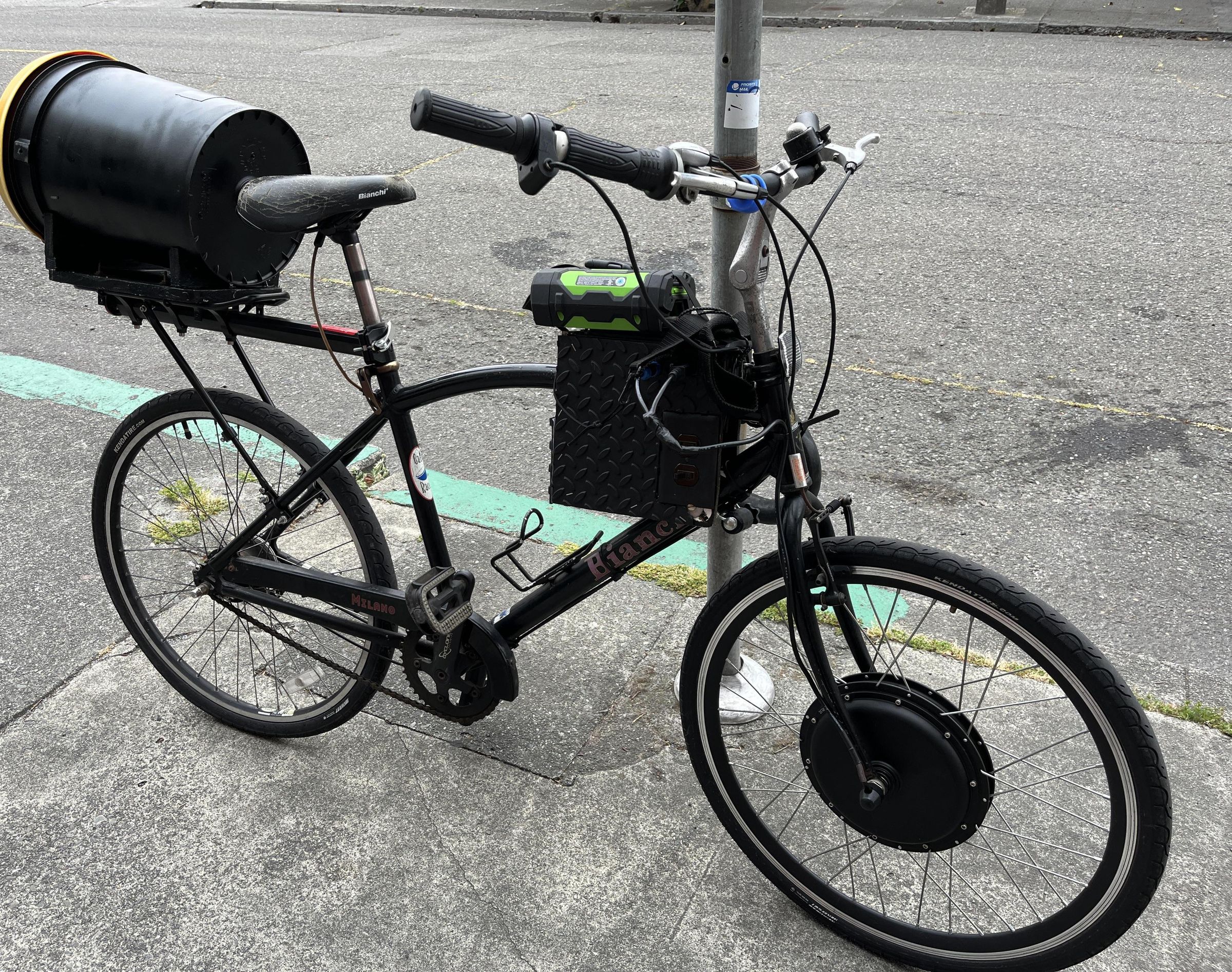 Bike Bucket - a Pannier Alternative That's Self-levelling, Waterproof and Somewhat Secure