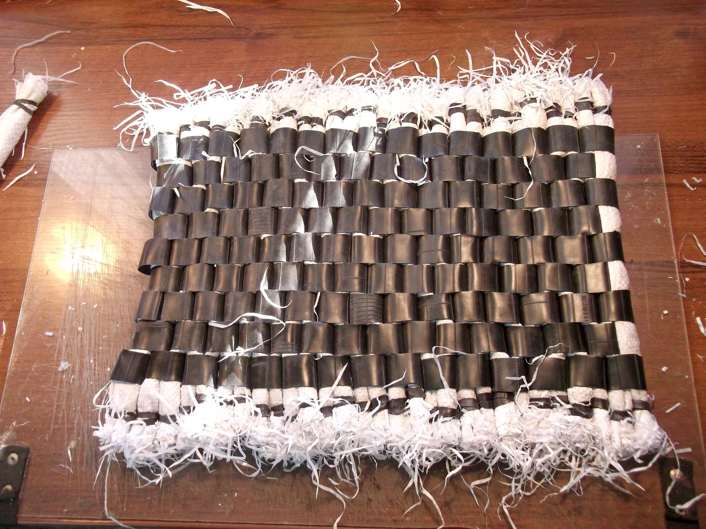 Inner Tubes + Plastic Bags Woven Rug #2 : 13 Steps - Instructables
