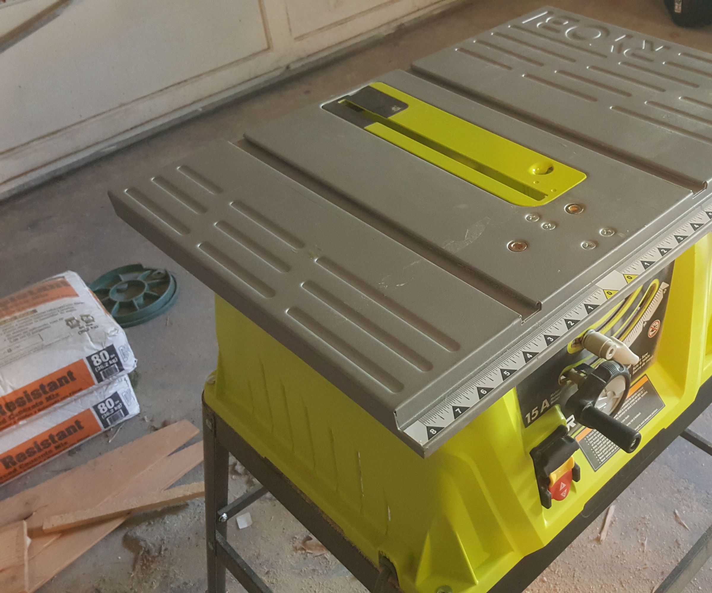 Tweaking a Cheap Table Saw, So It's Safer and More Reliable.