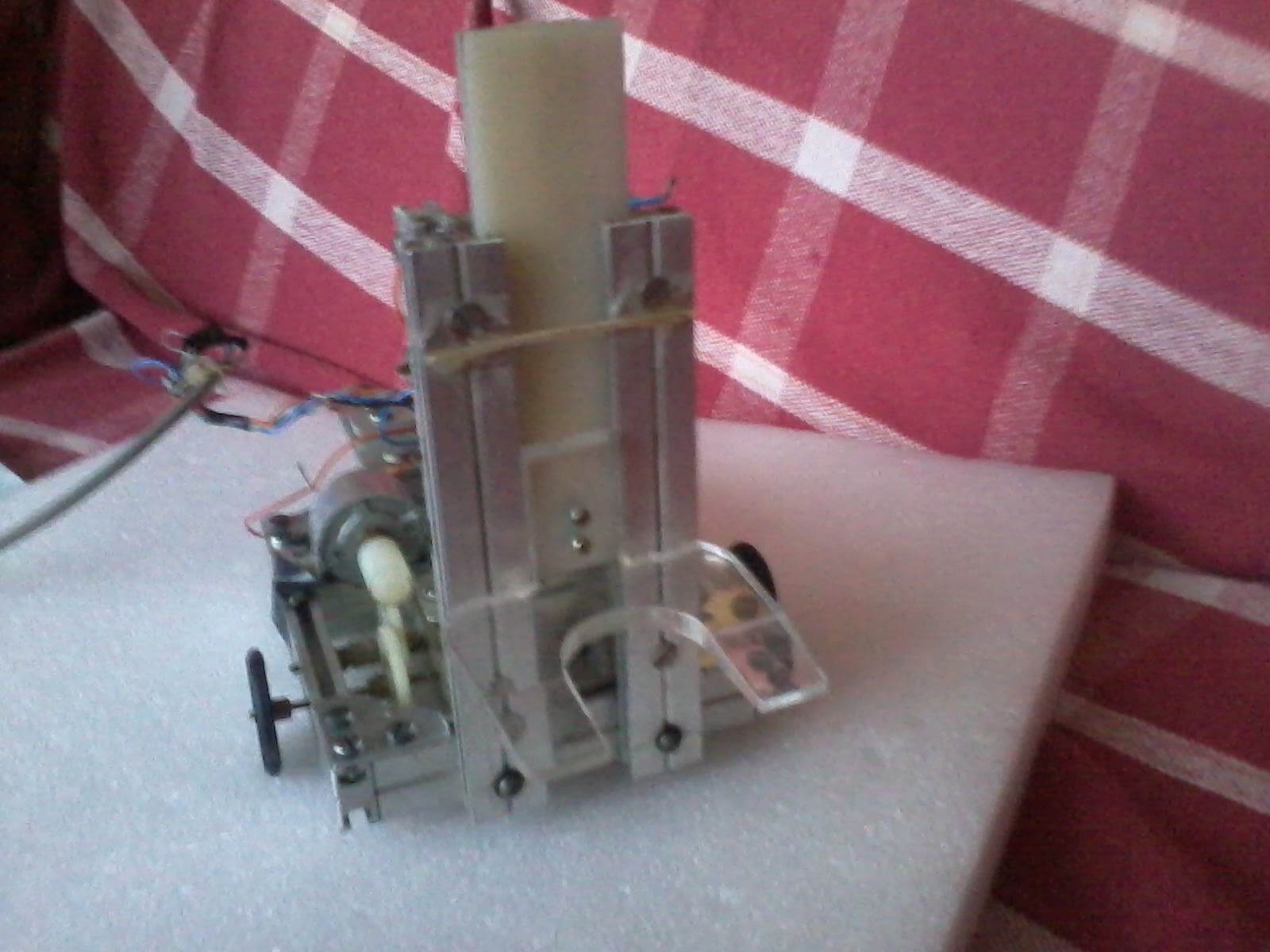 Diy Rc Forklift Out of Plastic,alumimium and Wood