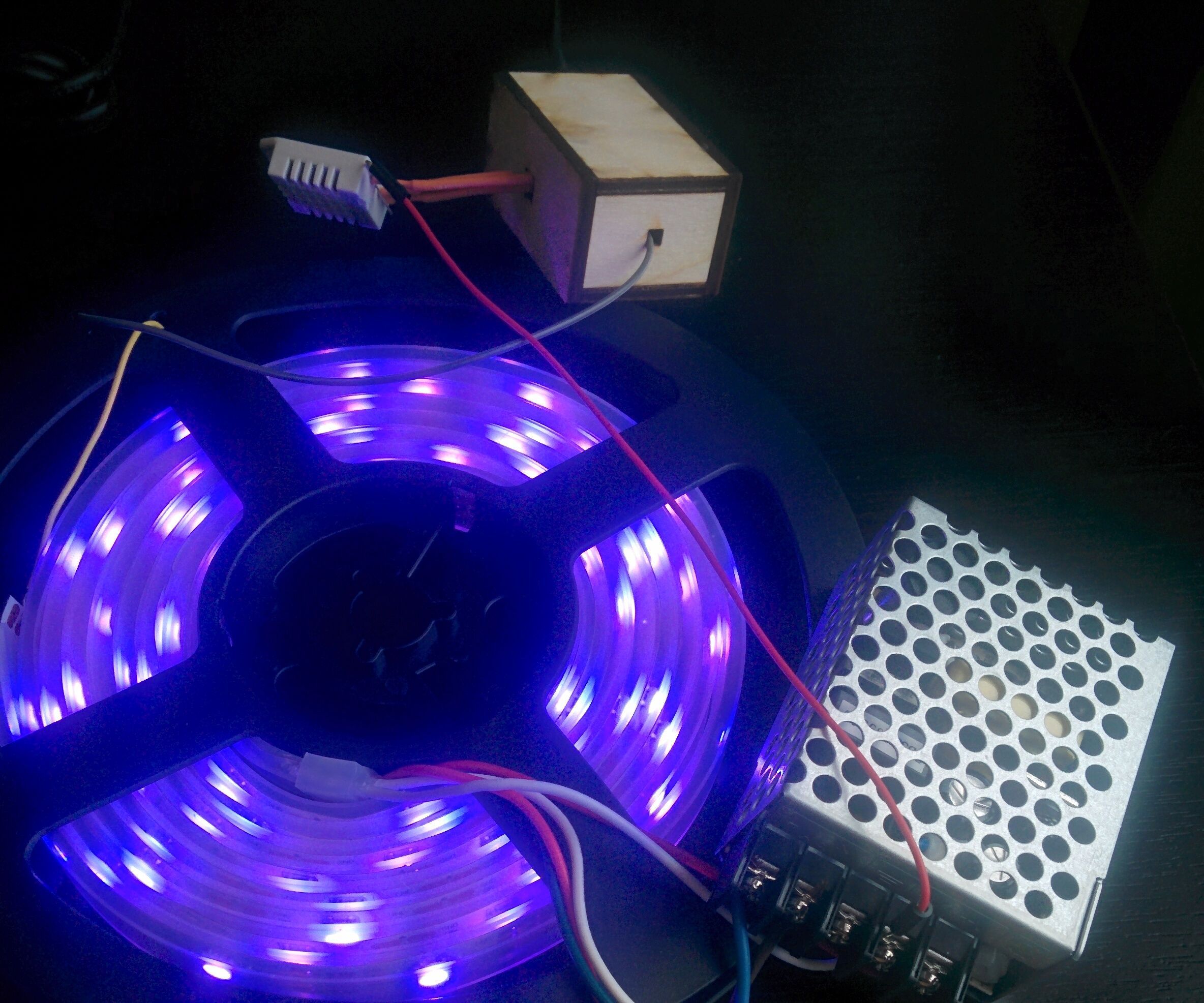 Humidity and Temperature Reacting Lightsource