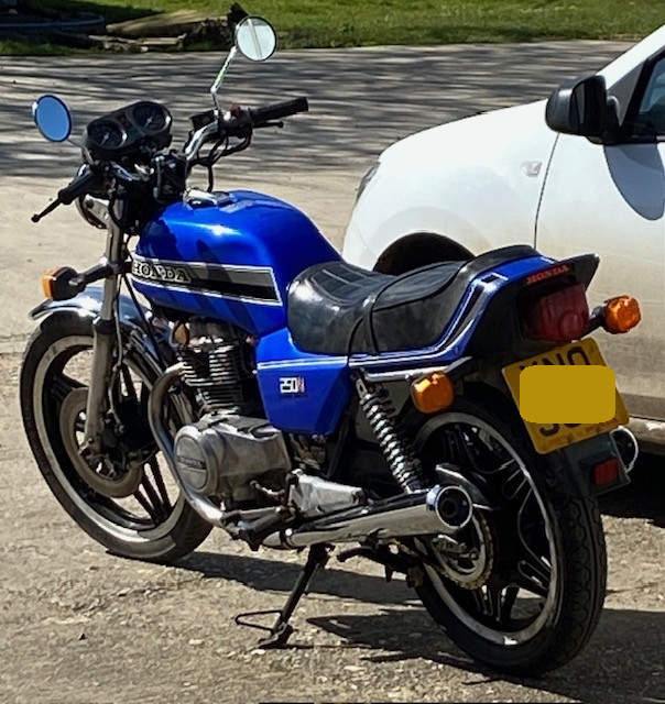 Motorcycle Mechanical Overhaul - Honda CB250N : 11 Steps