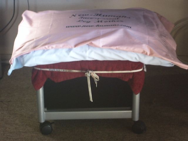 DIY Leg Mother Bench That Warms the Legs and the Heart!