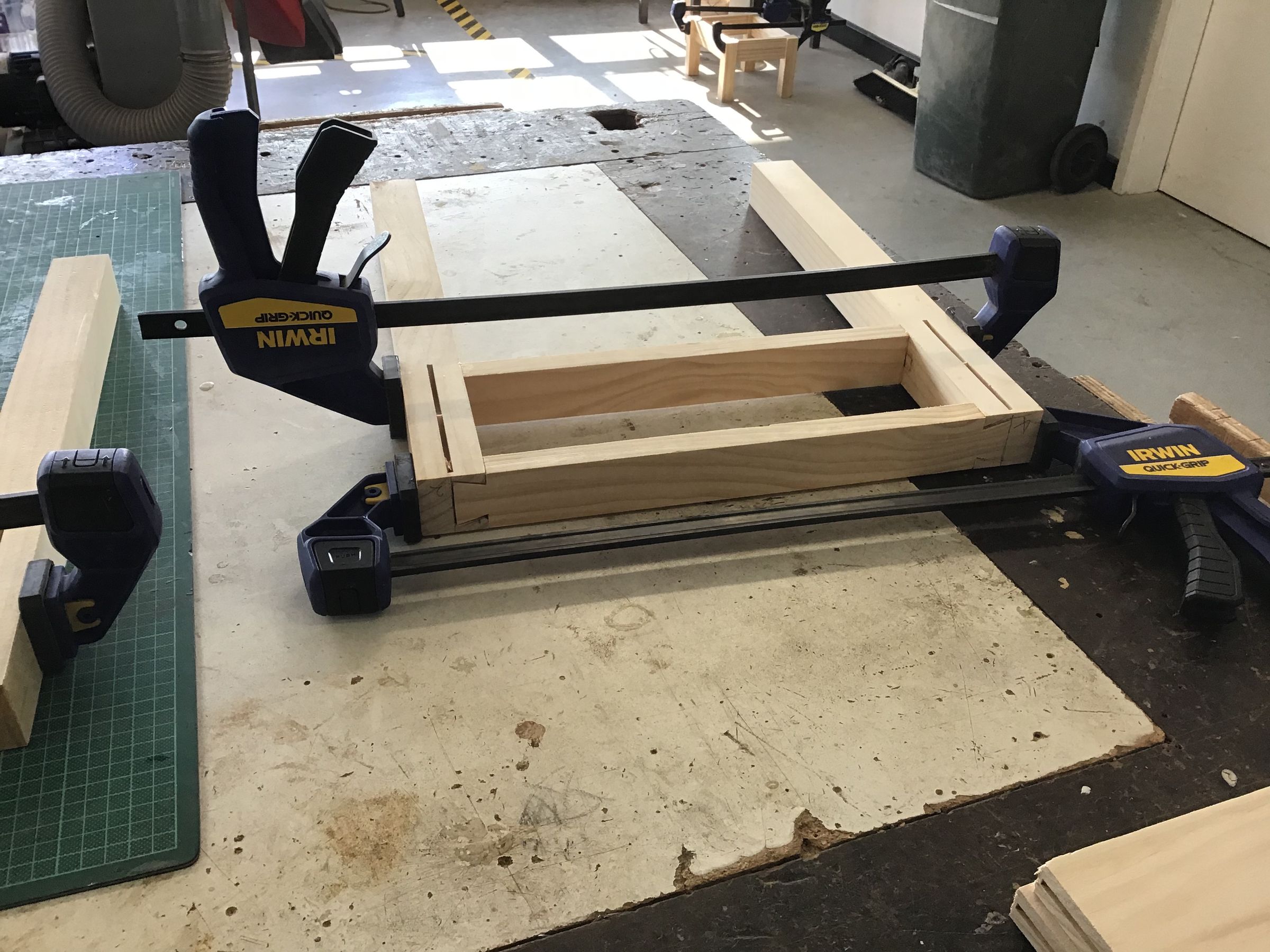 Small Side Table : 6 Steps (with Pictures) - Instructables
