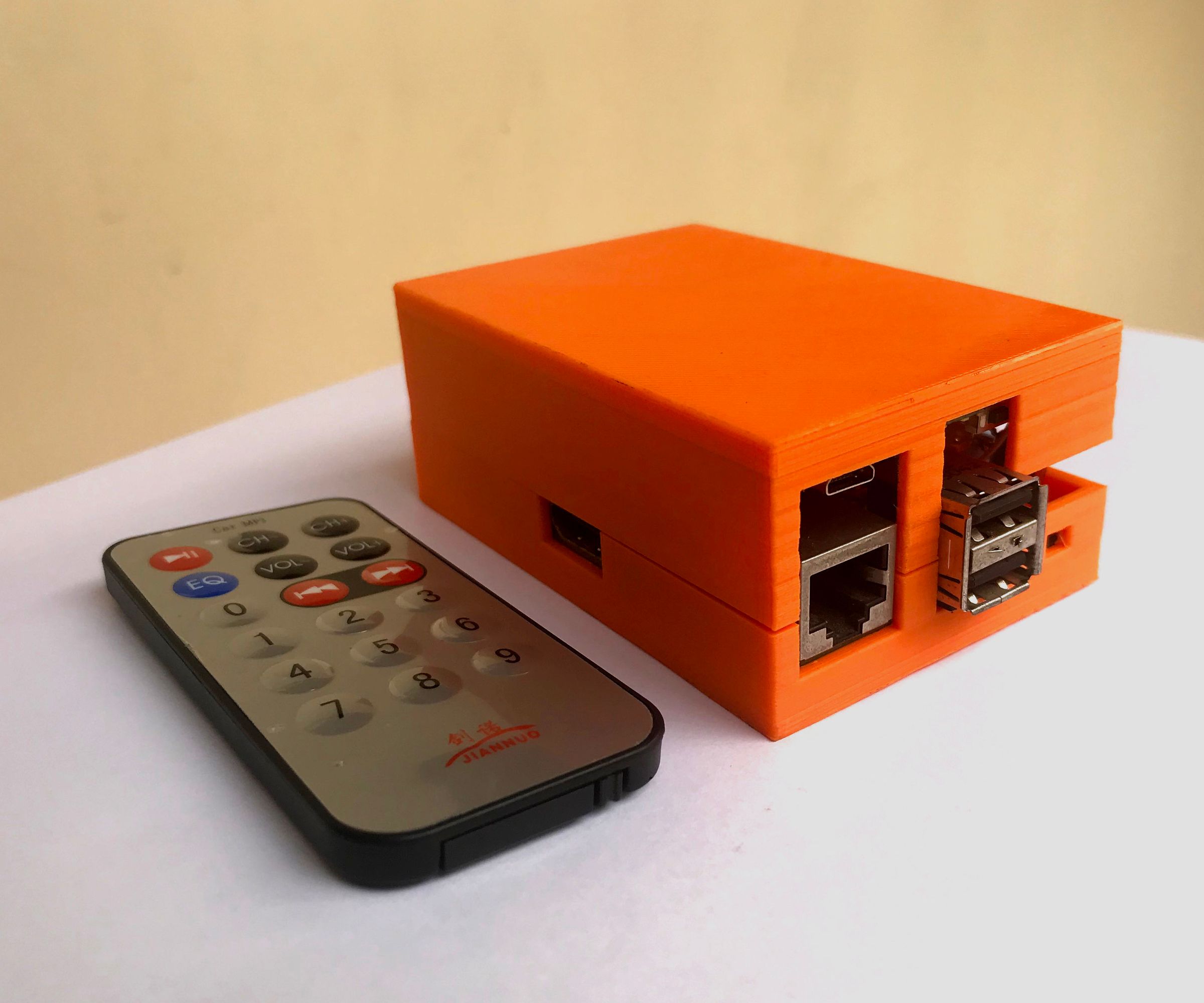 Raspberry Pi Presentation Machine With Remote Control