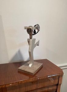 “RUNNING TIME” WATCH STAND