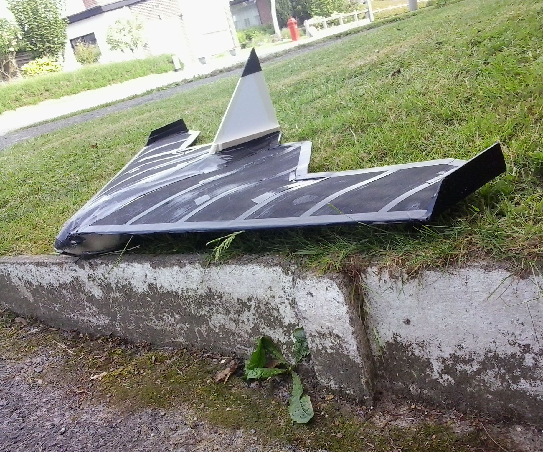 Airplane Stealth B2 Miniature (driving: Water Rocket)