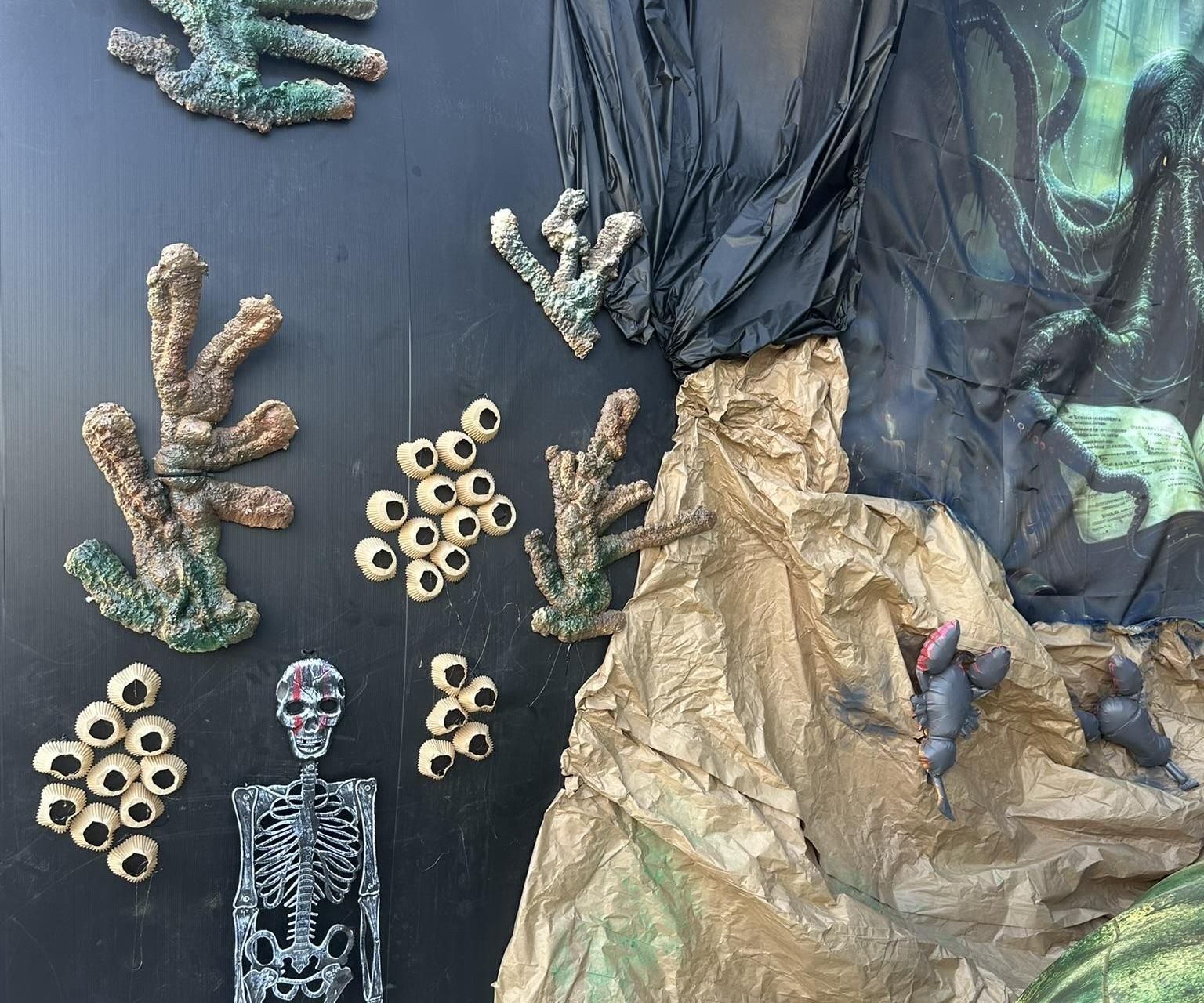 Underwater Theme Selfie Wall - Easy Peasy Deep Sea Cheesy