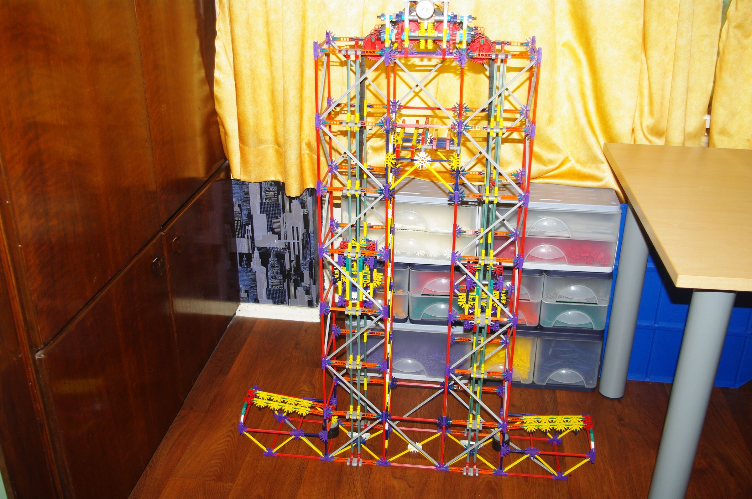 Double chain elevator lift, a K'nex ball machine lift