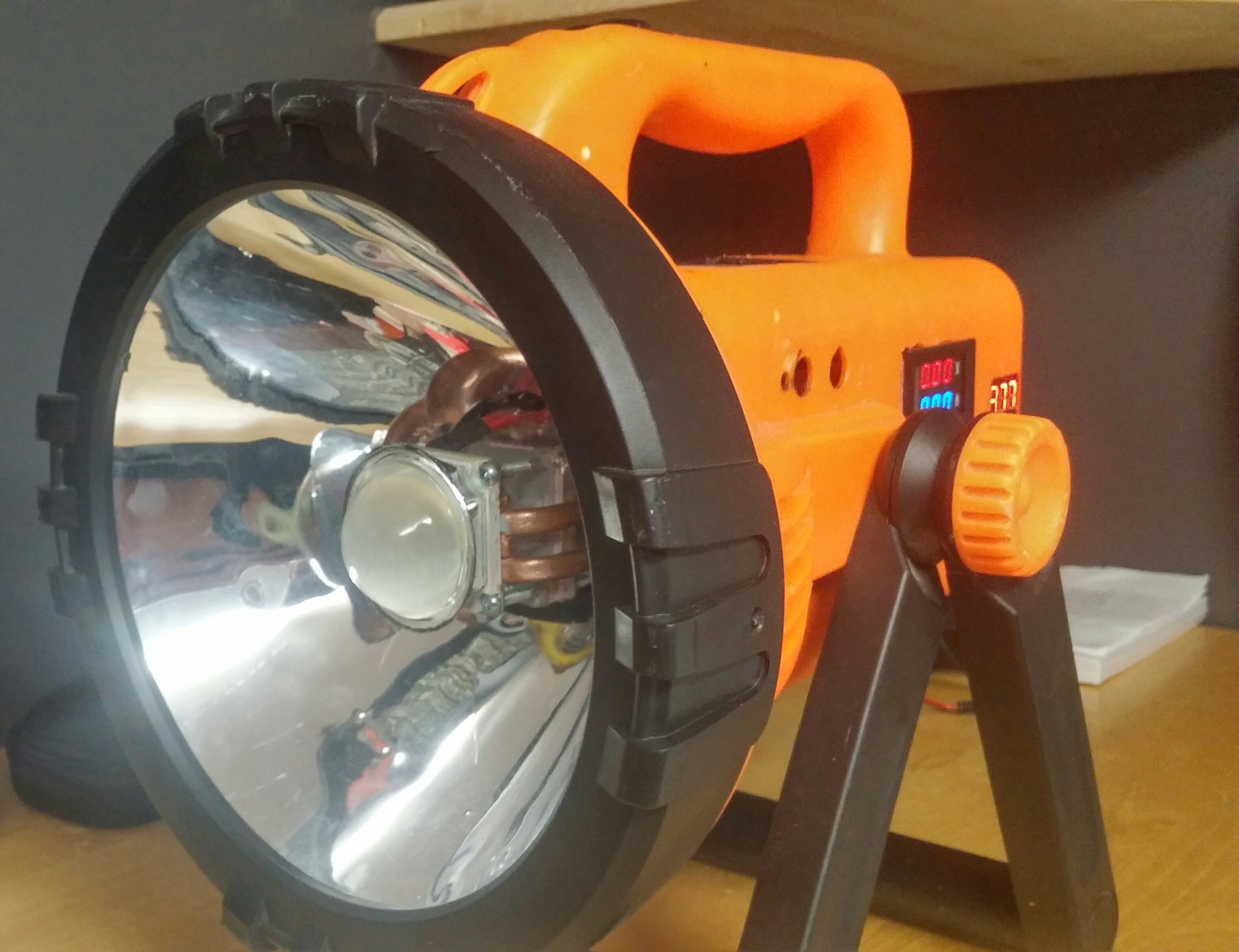 How to Build an Insanely Bright LED Flashlight! 8 Steps (with