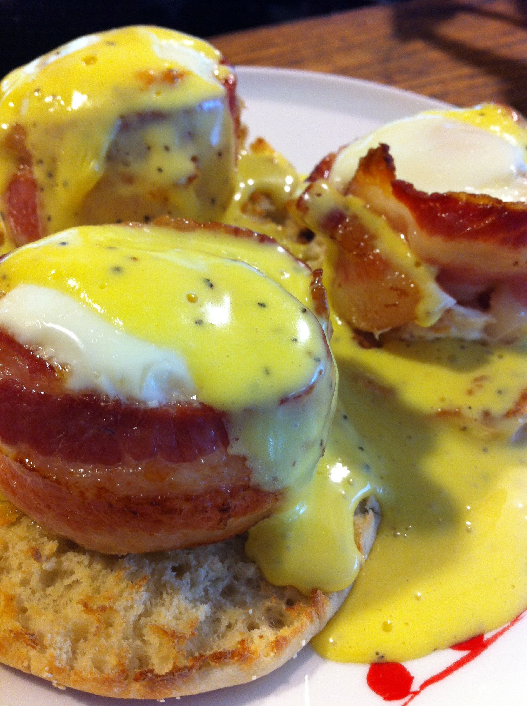 Bacon Cup Benedict