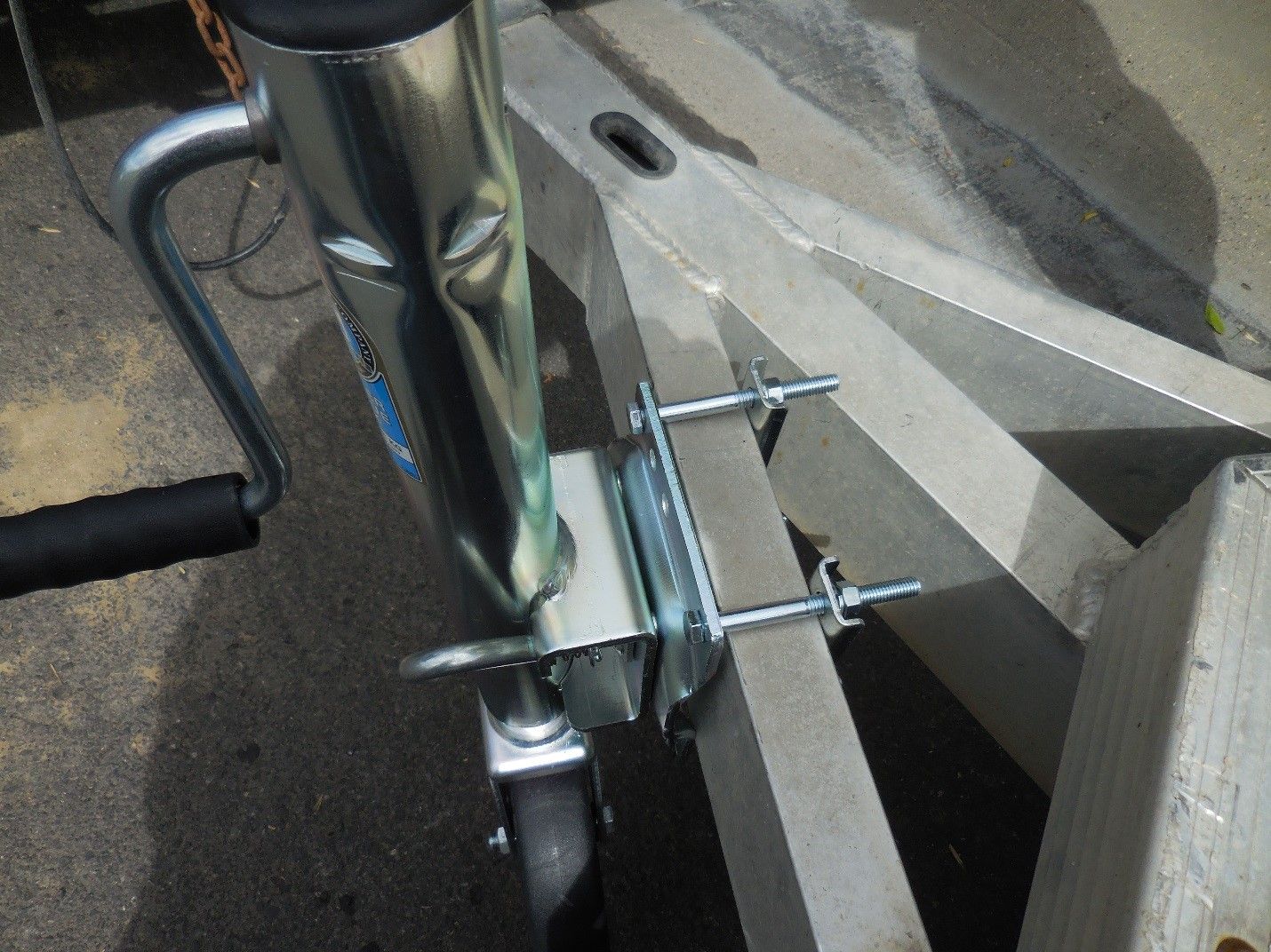 How to Replace a Pivoting Tongue Jack 7 Steps (with Pictures