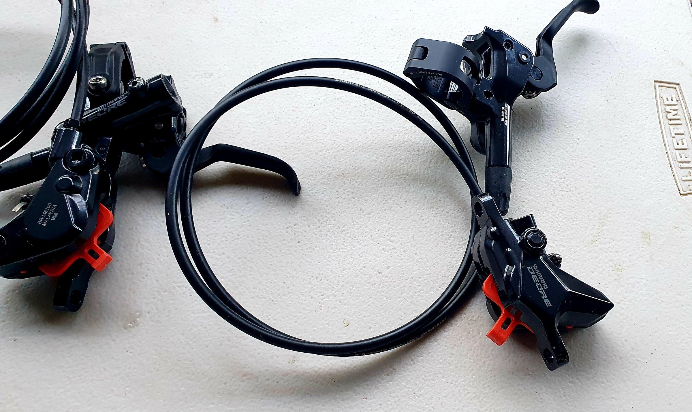 hydraulic vs cable disc brakes