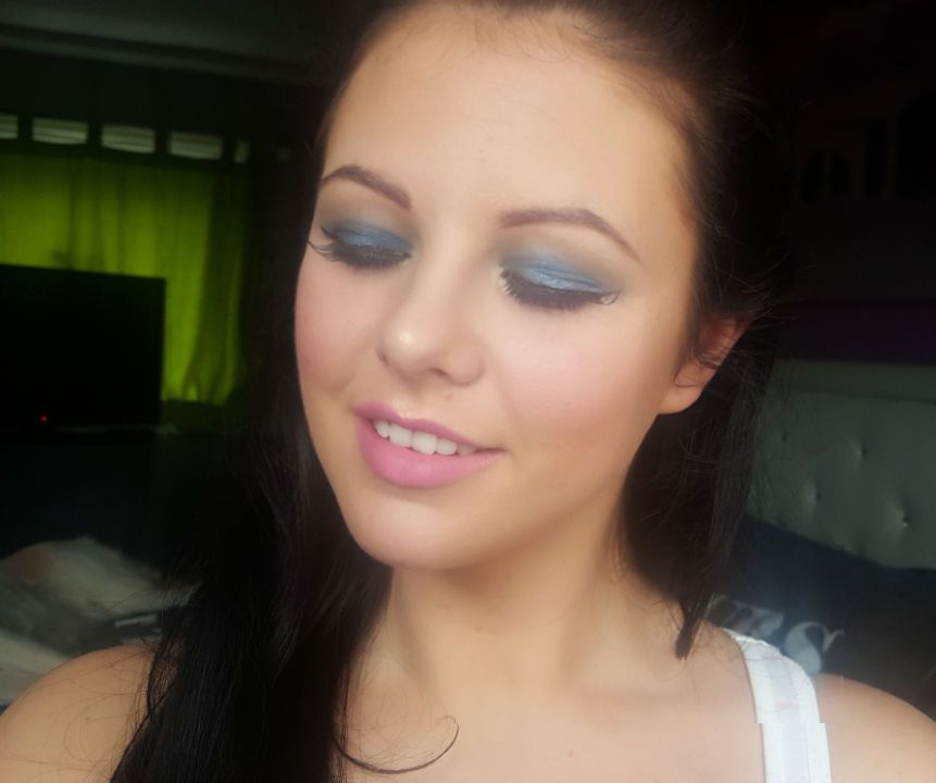 Gold & Blue Makeup Tutorial