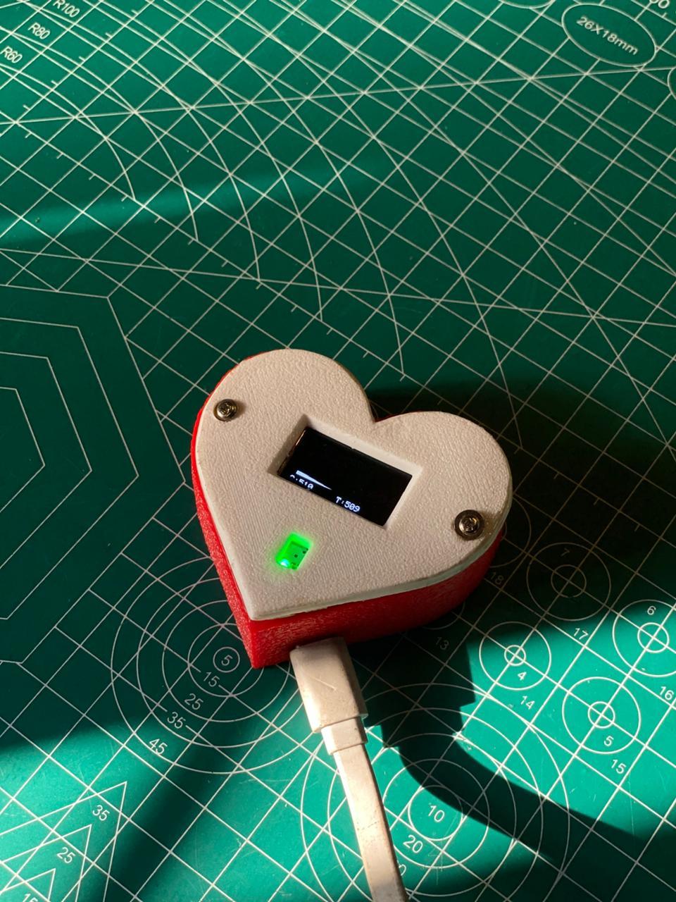 ❤️📟 BPM (Heart Rate) Monitoring System With Custom 3D-Printed Heart-Shaped Case