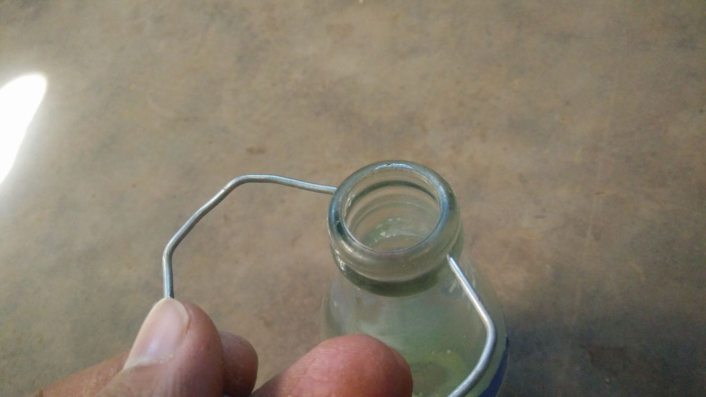 Bottle Cap Shooter. 4 Steps Instructables
