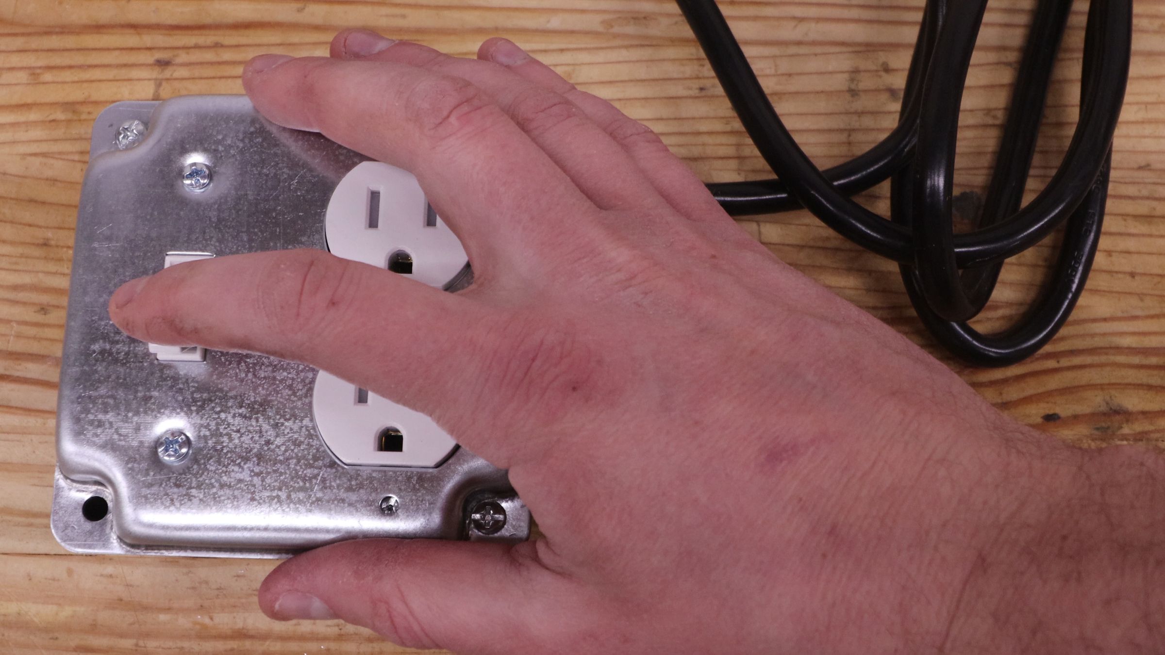 DIY Portable Switched Power Outlet With Extension Cord : 8 Steps (with ...