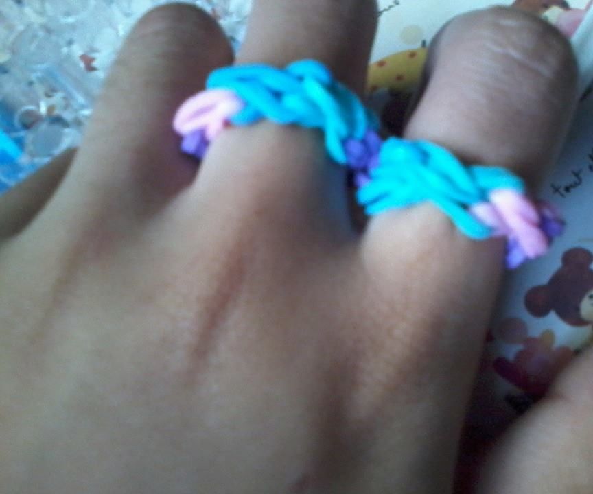 Rainbow Loom Ring- EASY