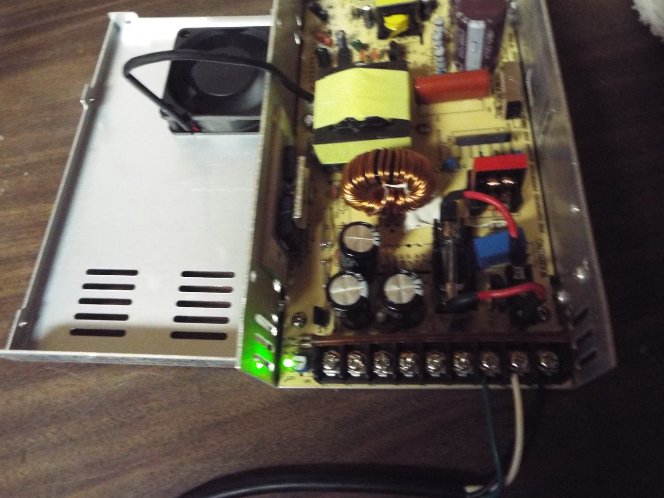 Replaceing a Soldered in Fuse. : 7 Steps (with Pictures) - Instructables