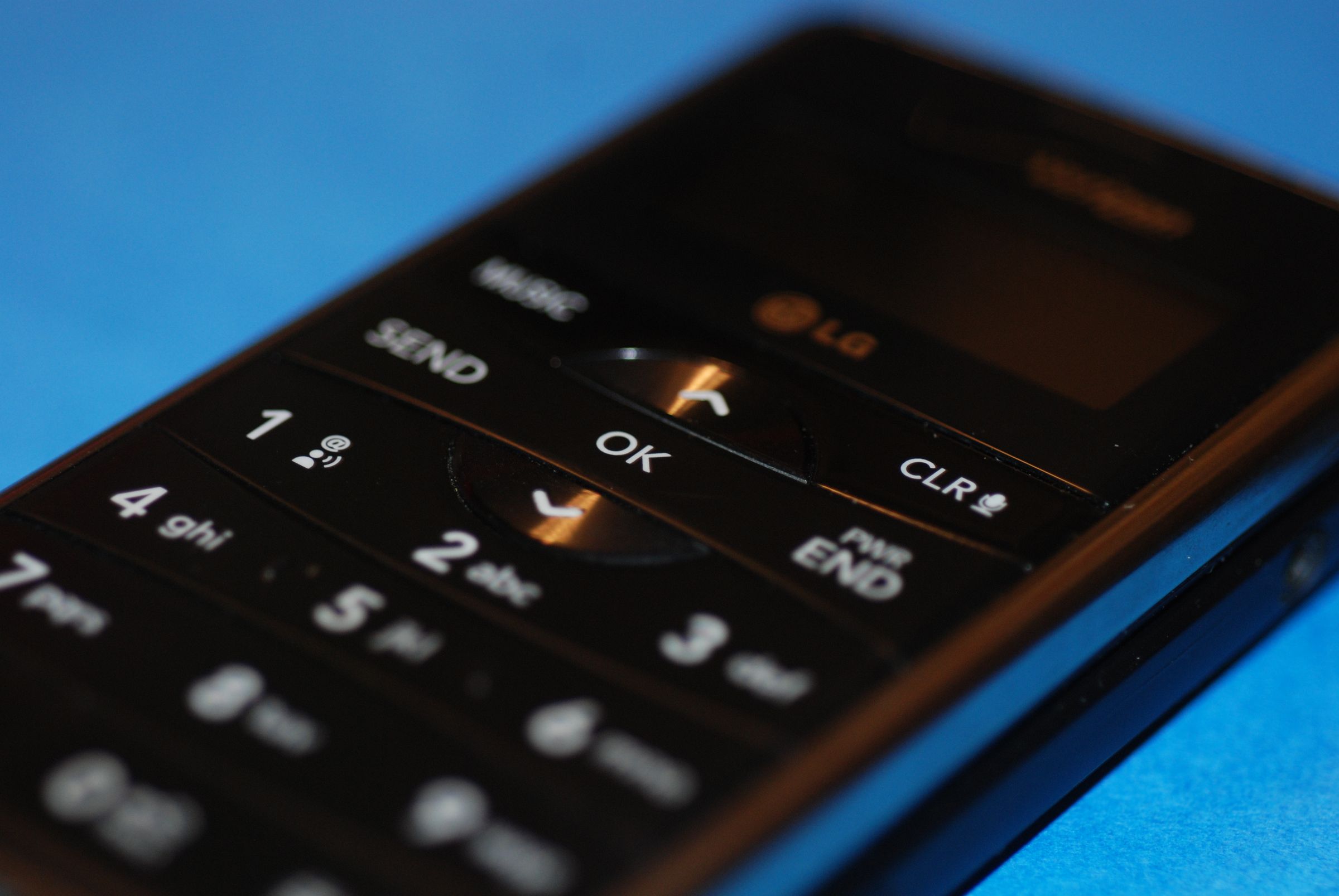 How to Turn Your LG EnV 2 Cell Phone Into a Portable Dial Up Modem for