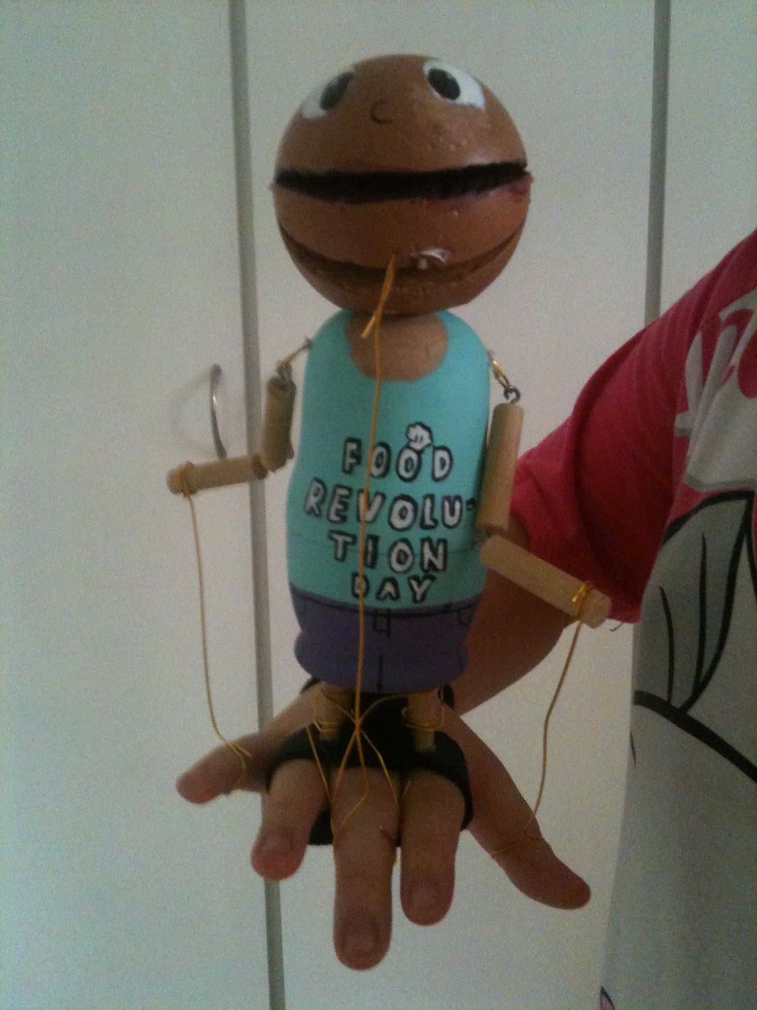 Puppet Controlled With a Single Hand