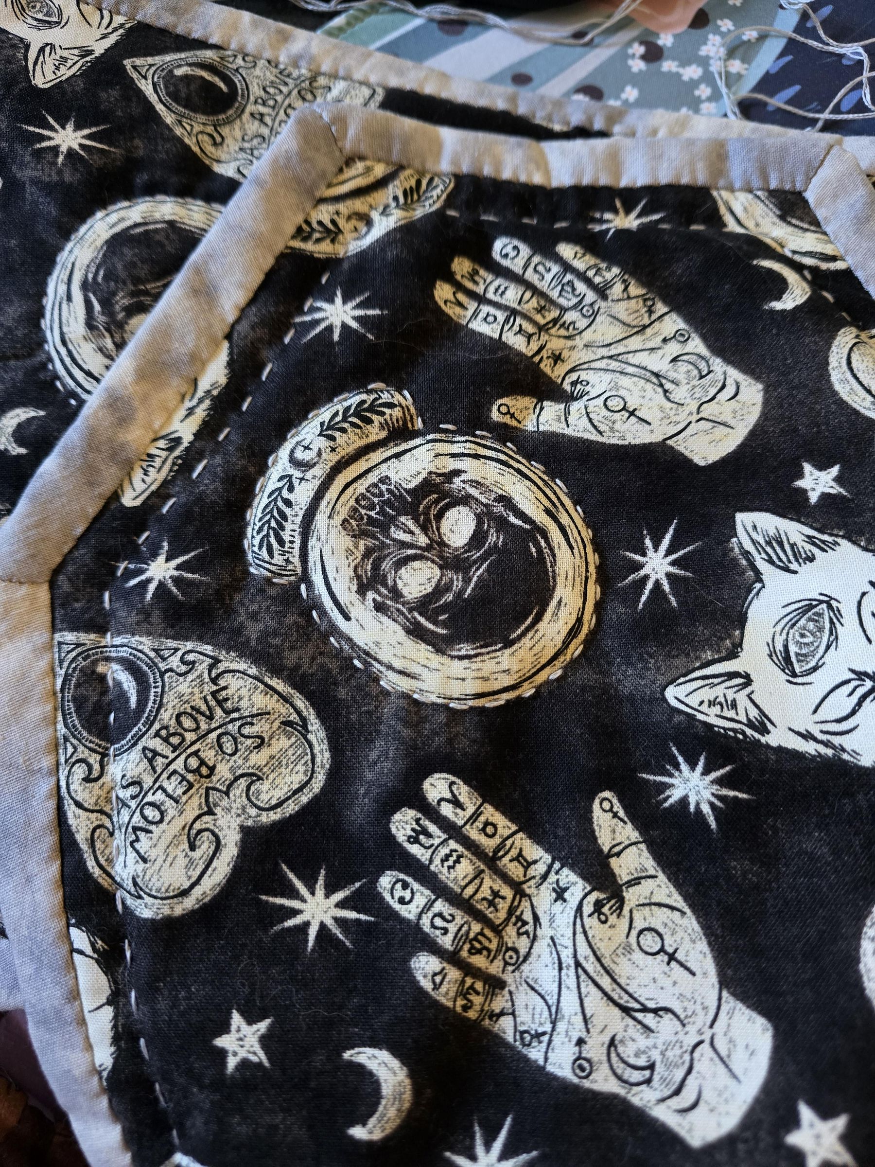 Hand Sewn Coffin Shaped Quilt-As-You-Go King Size Quilt : 10 Steps ...