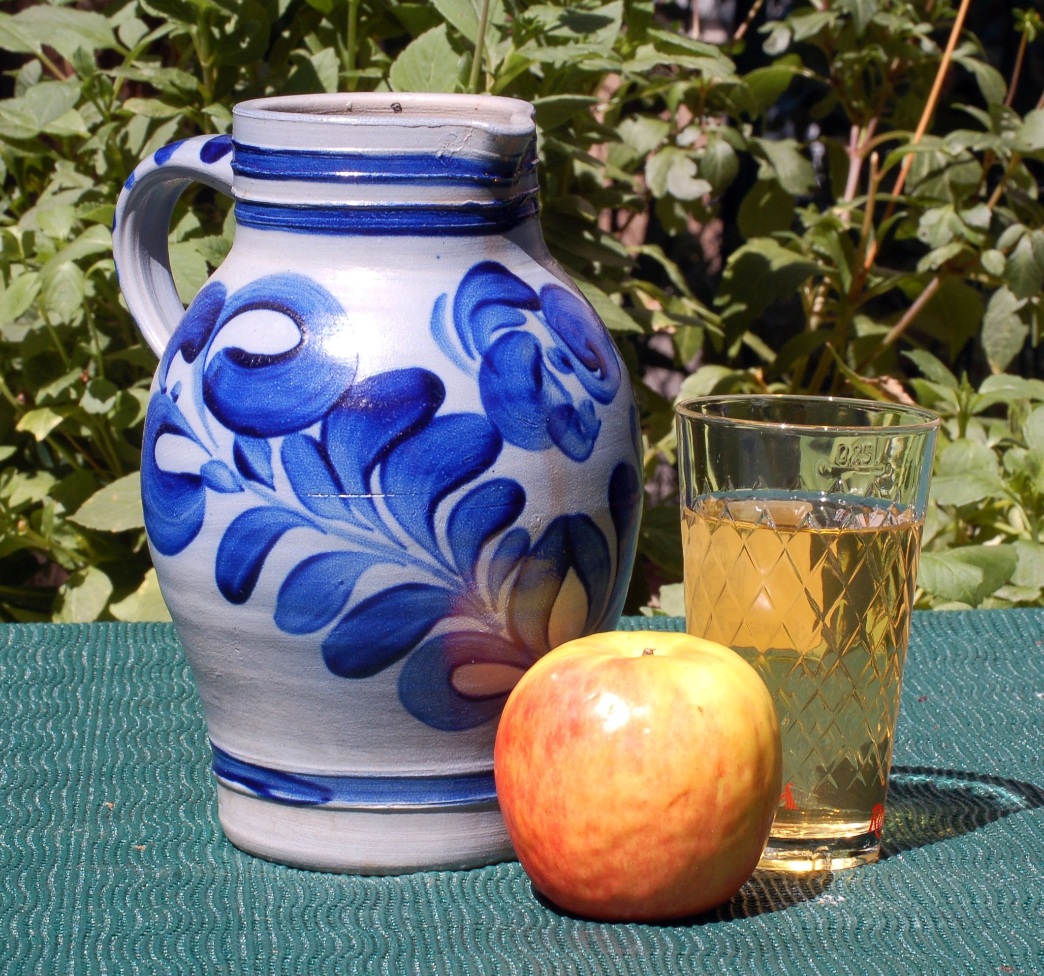 Homebrewed Hard Cider - the Easy Way