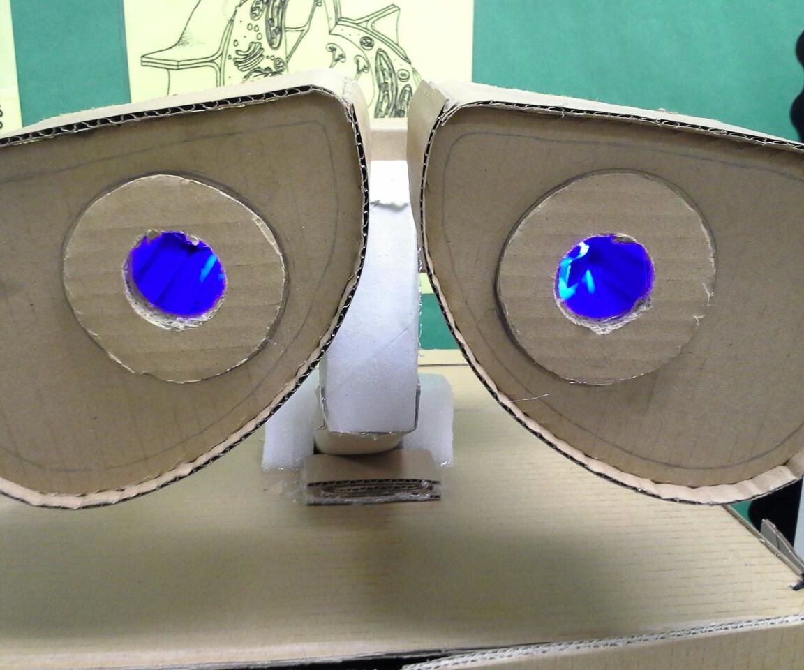 Cardboard Box Wall-E With LED