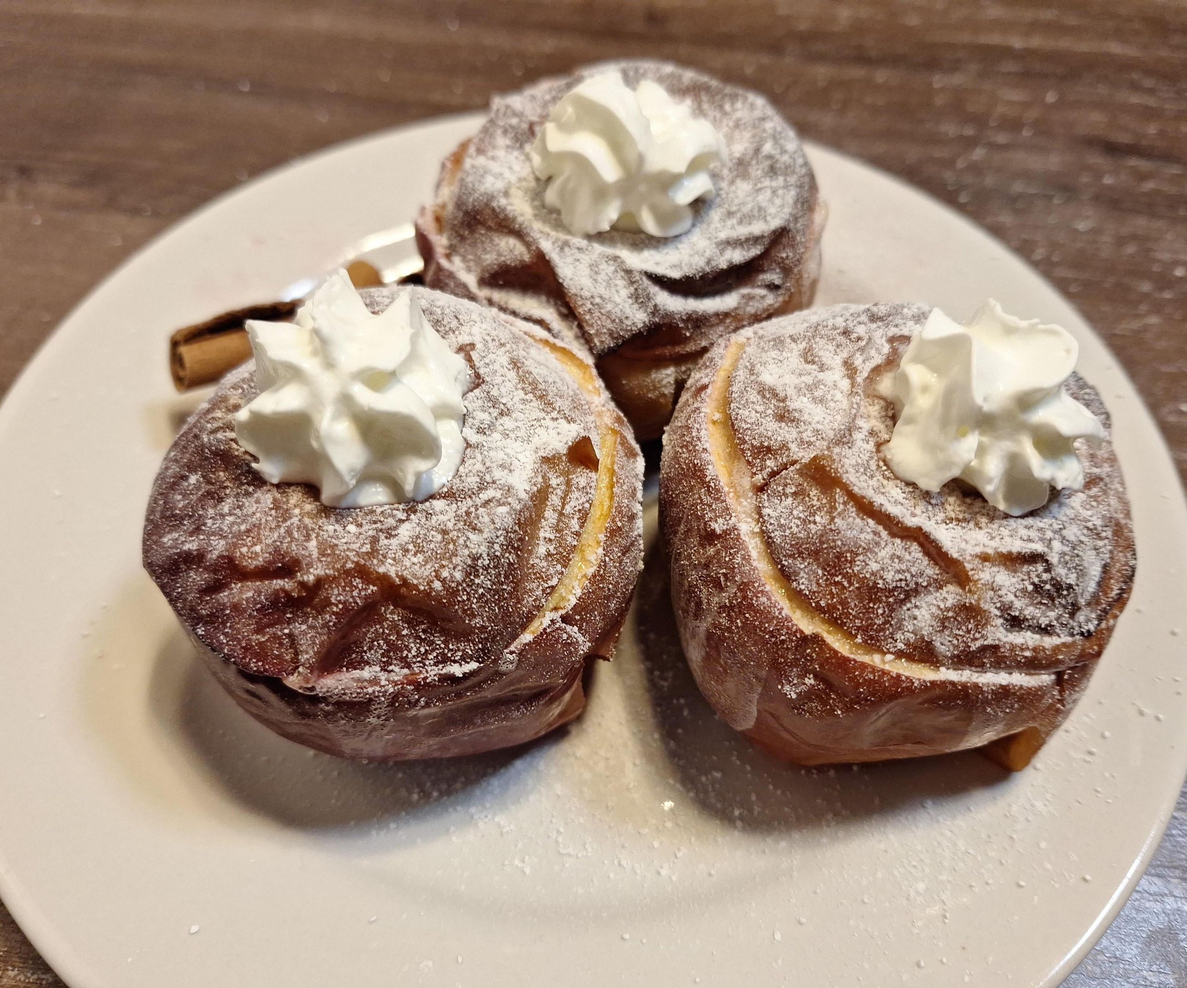 Baked Apples With Cottage Cheese & Cinnamon