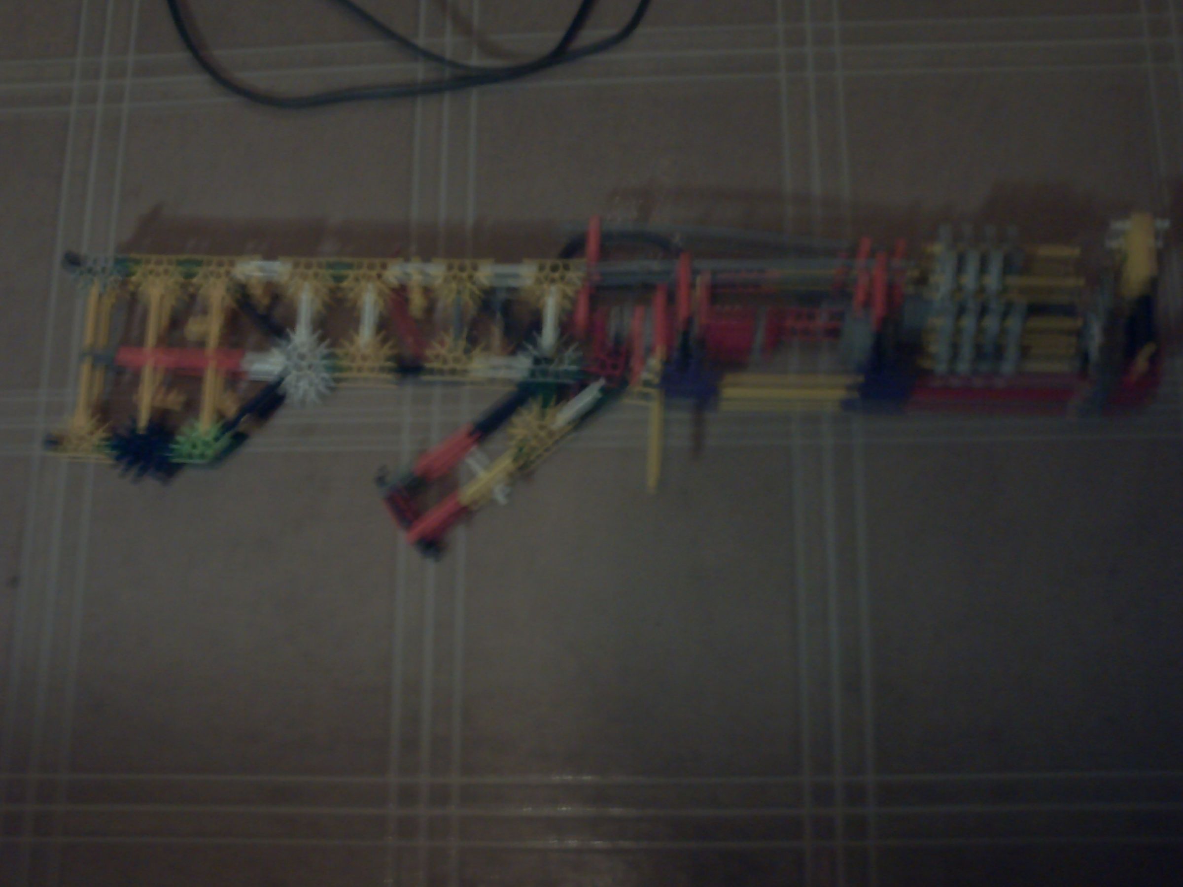 Knex ED24 Alien Gun      (8 Rounds)