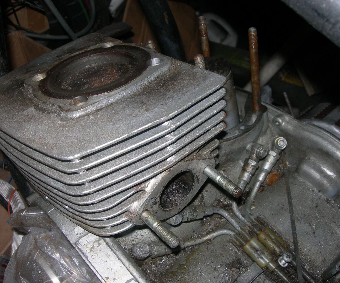 Super Stuck Two Stroke Cylinder - 47yrs?