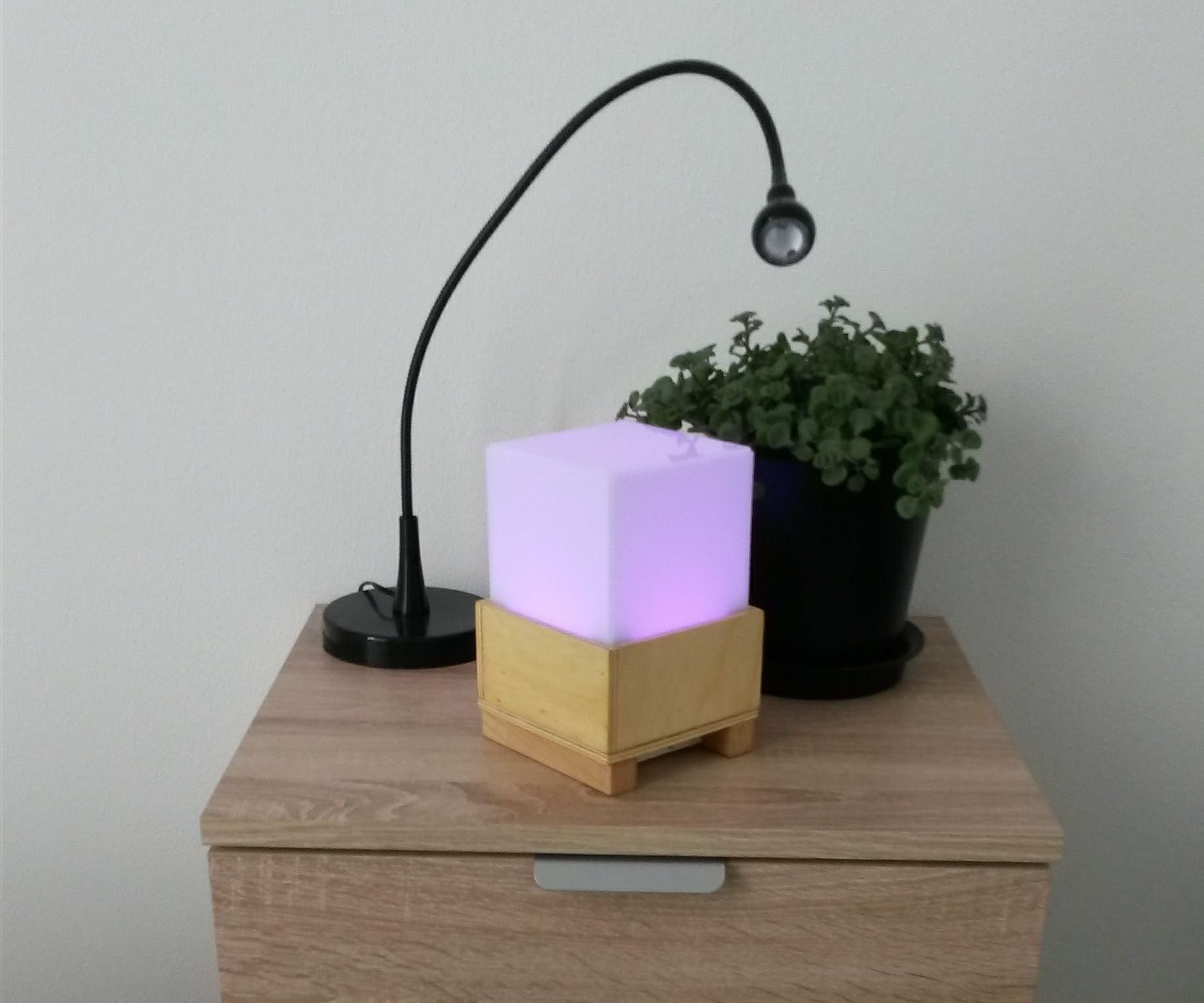 Laura: Emotional Compass Lamp