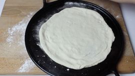Forming the Pizza