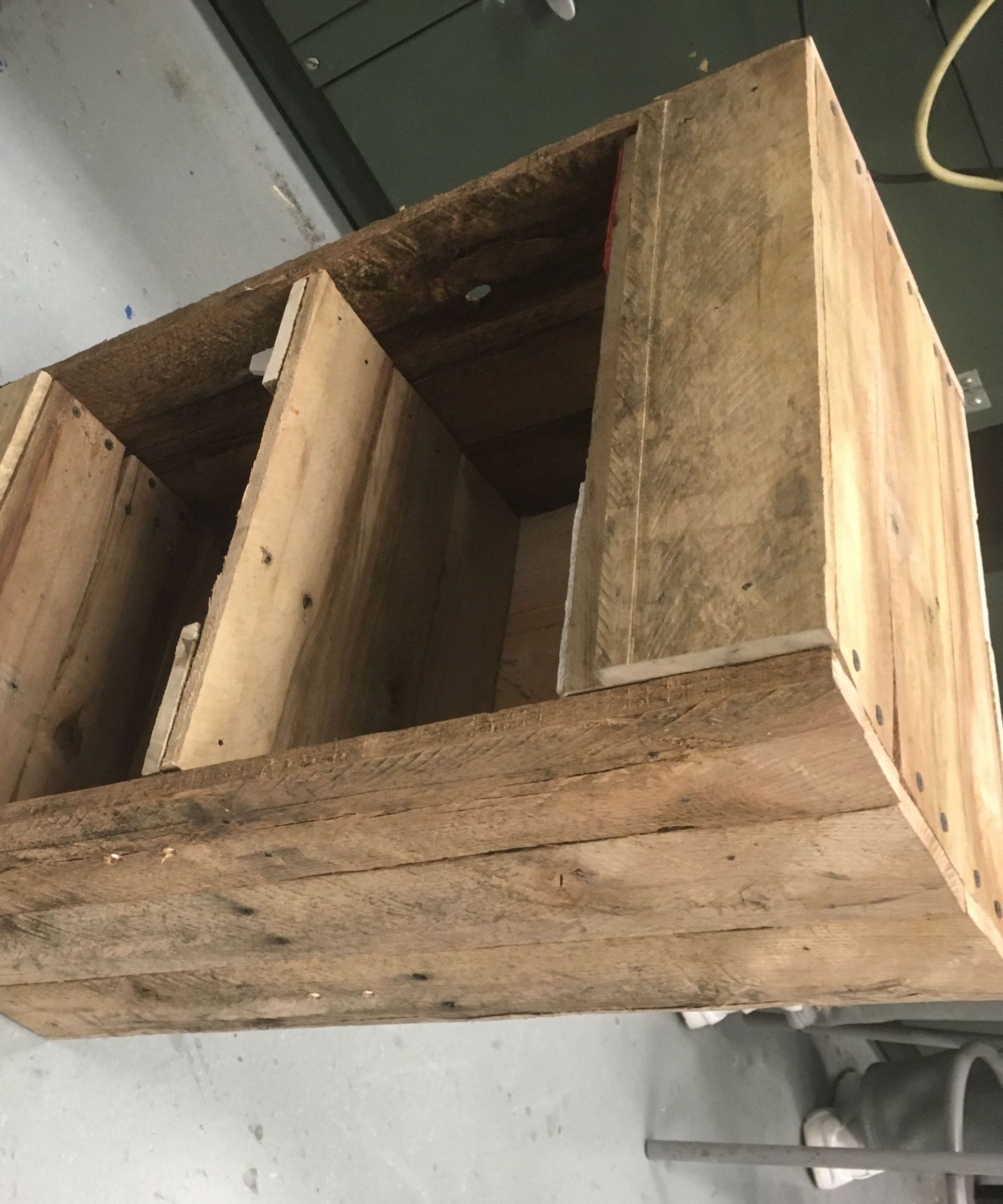 Pallet Nightstand Using 3D Printed Brackets