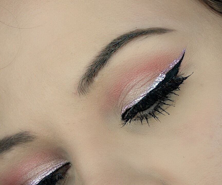 Glitter Winged Eyeliner Makeup Tutorial | Danielle Scott