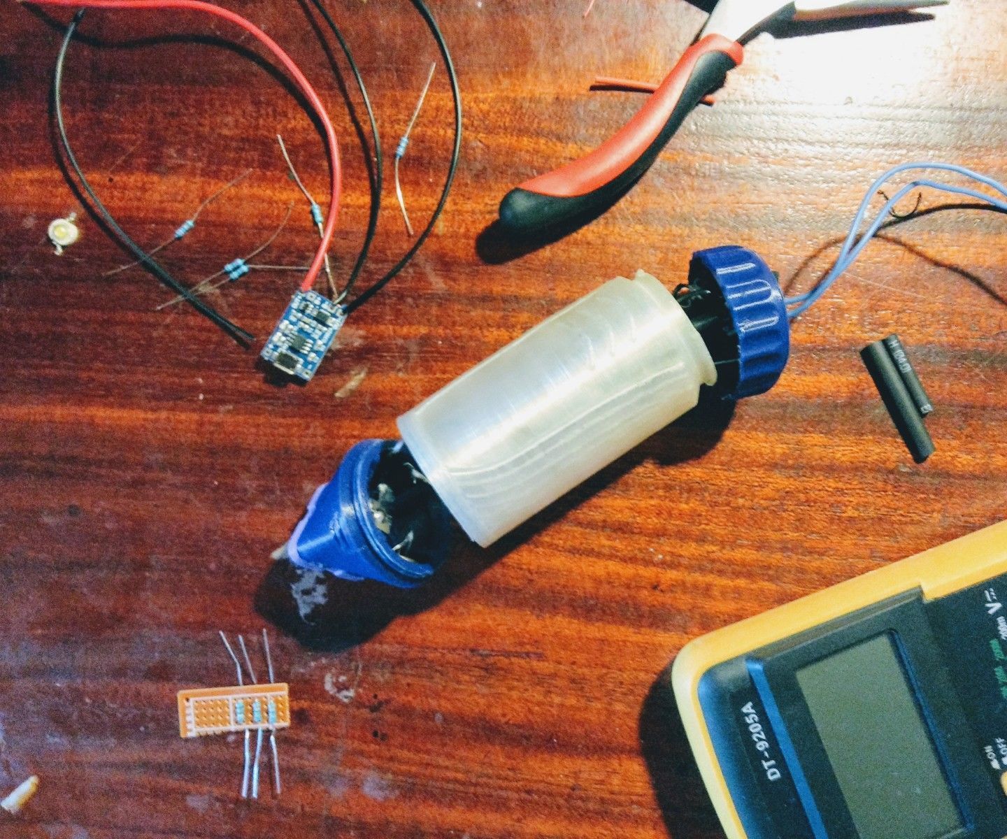 Rechargeable 3 Watts Flashlight