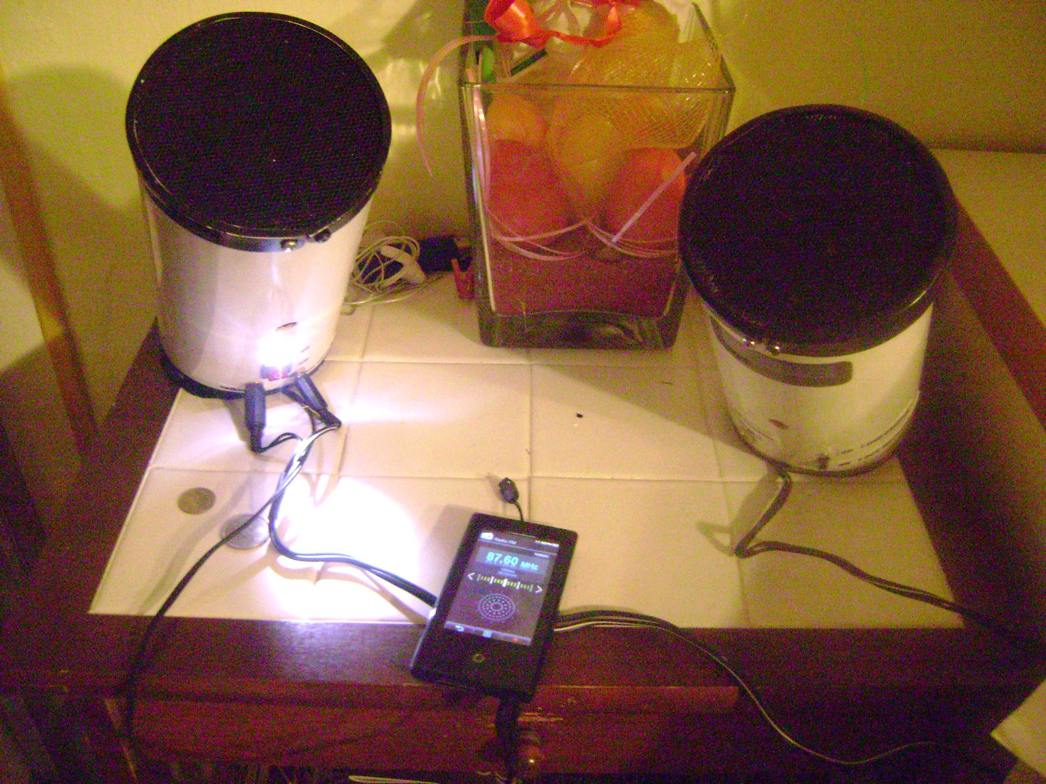 My Tube! Stereo Sub Woofer Speakers for I-pod and Mp3 Second Version(with Batteries and USB Charger)