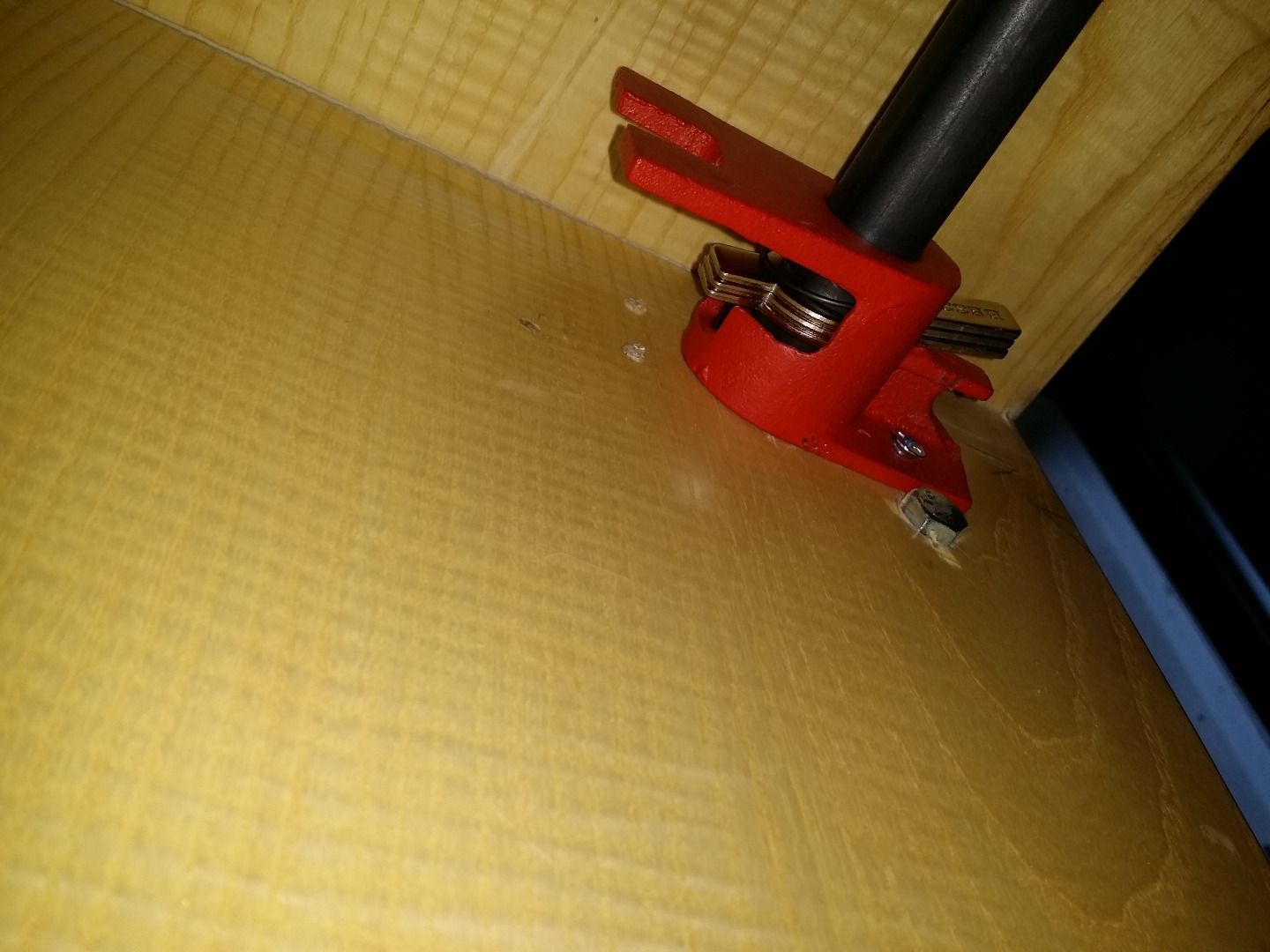 Moxon Vise From Pipe Clamps With Foot Pedal Release! 4 Steps