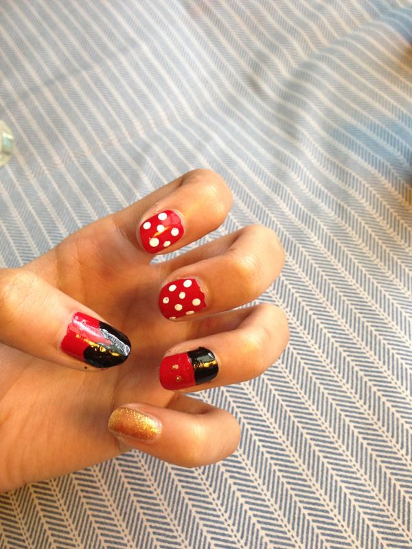 Mickey Mouse Nail Art