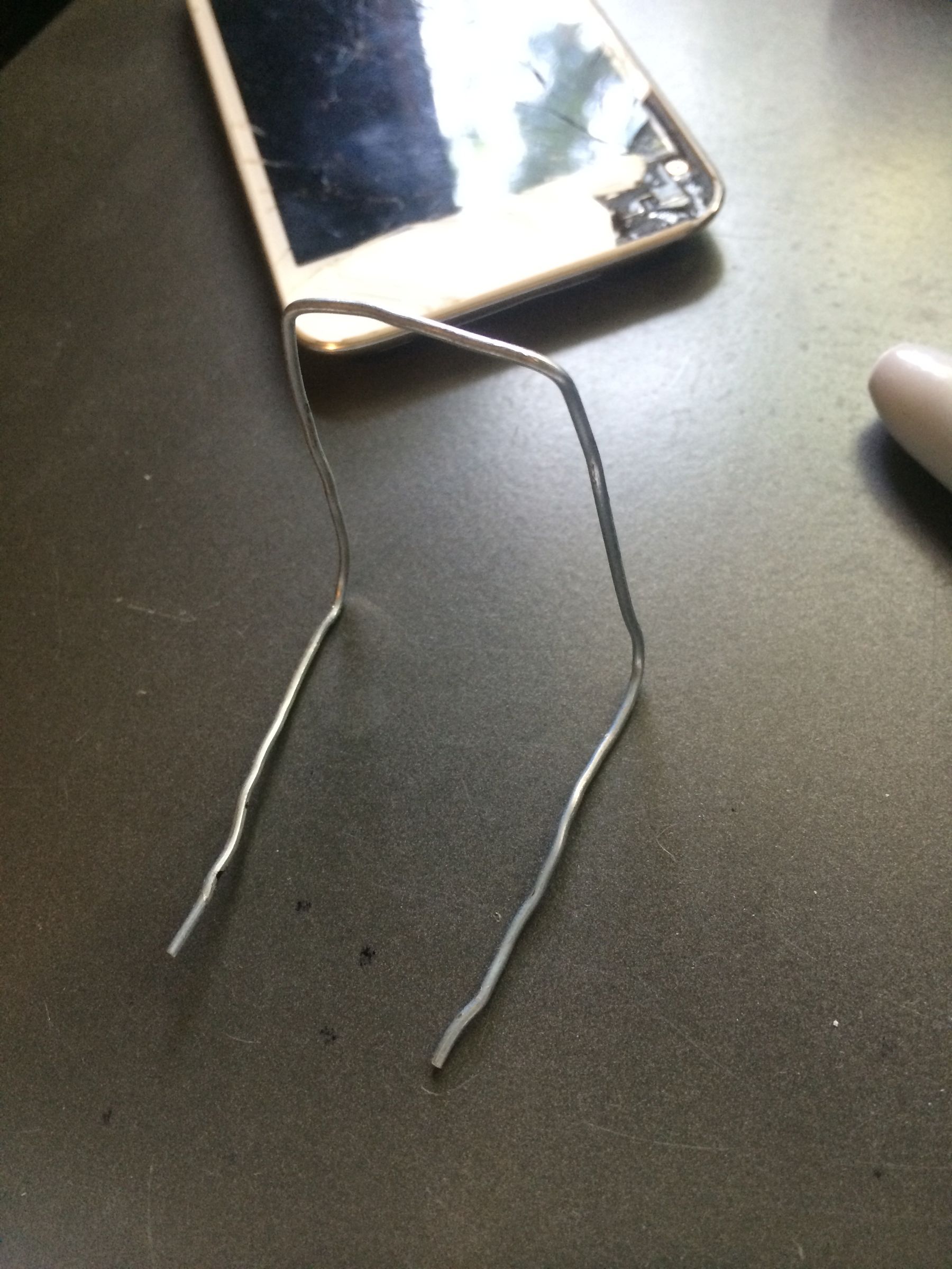 Paper Clip Iphone Stand 5 Steps Instructables