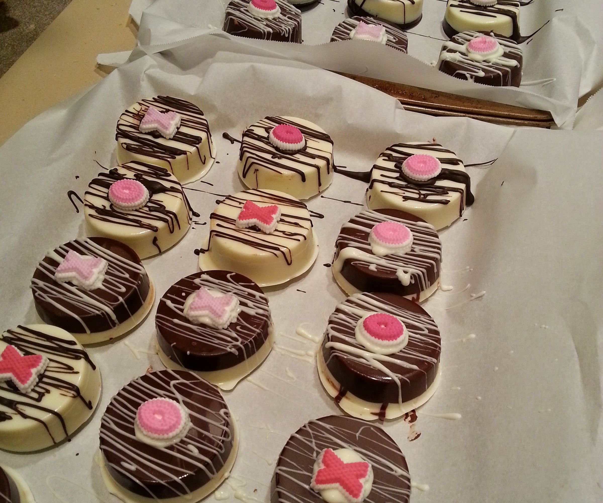 Valentine's Day Chocolate Covered Oreos