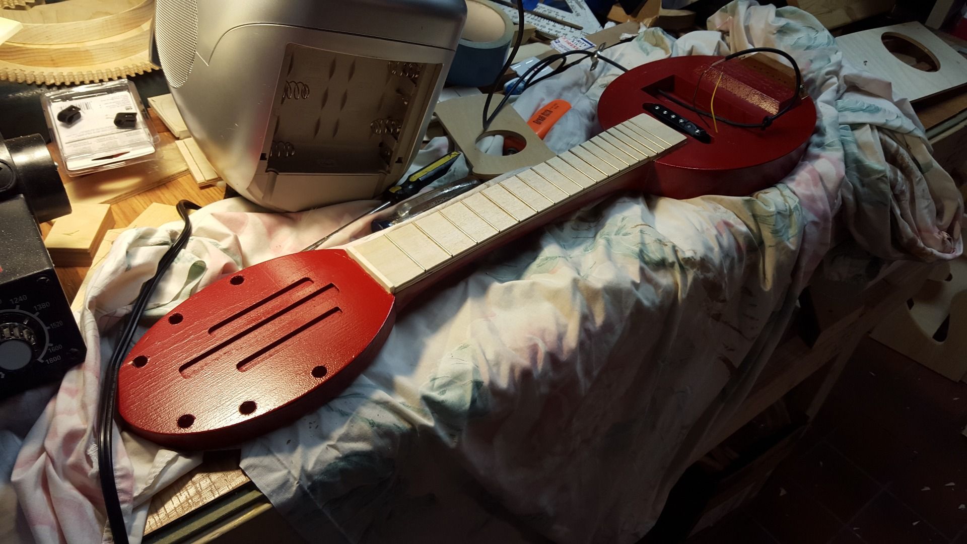 35 DIY Electric Travel Guitar Instructables