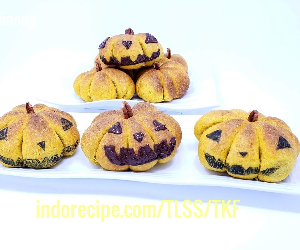 Jack O' Lantern Buns