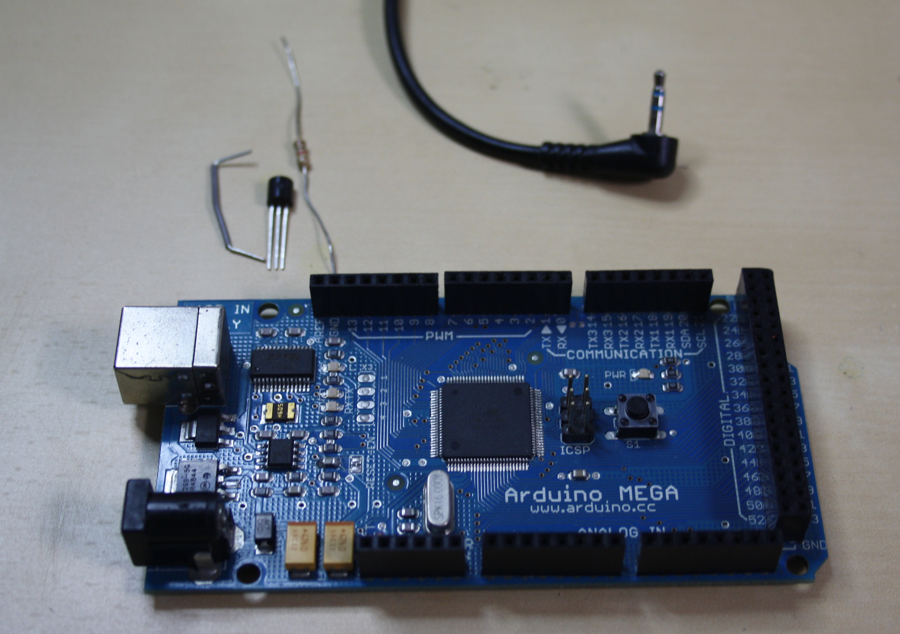 Dirty Cheap Intervalometer for Canon.