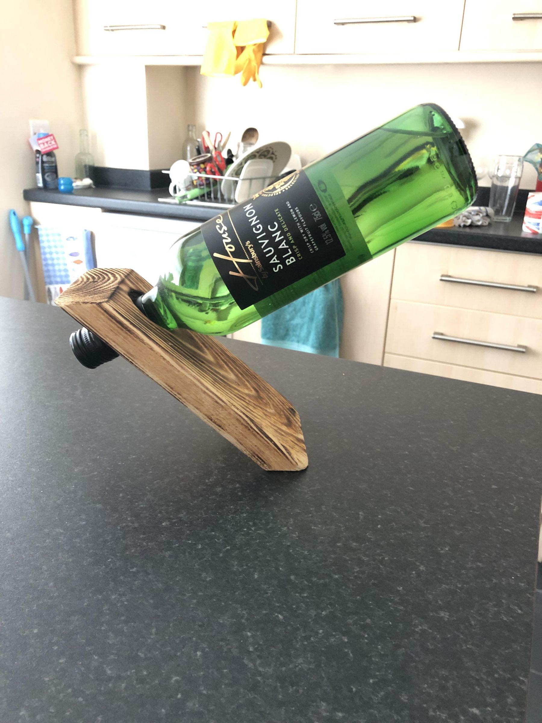 Gin Themed Side Table Made From a Pallet 5 Steps (with Pictures